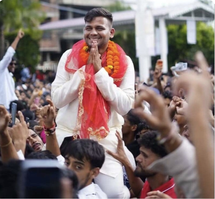 एमबीपीजी कॉलेज हल्द्वानी में अध्यक्ष पद पर विजयी आर्यन बेलवाल 